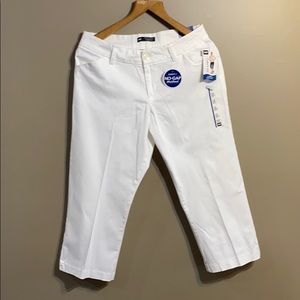 NWT Lee Curvy Fit White Capris